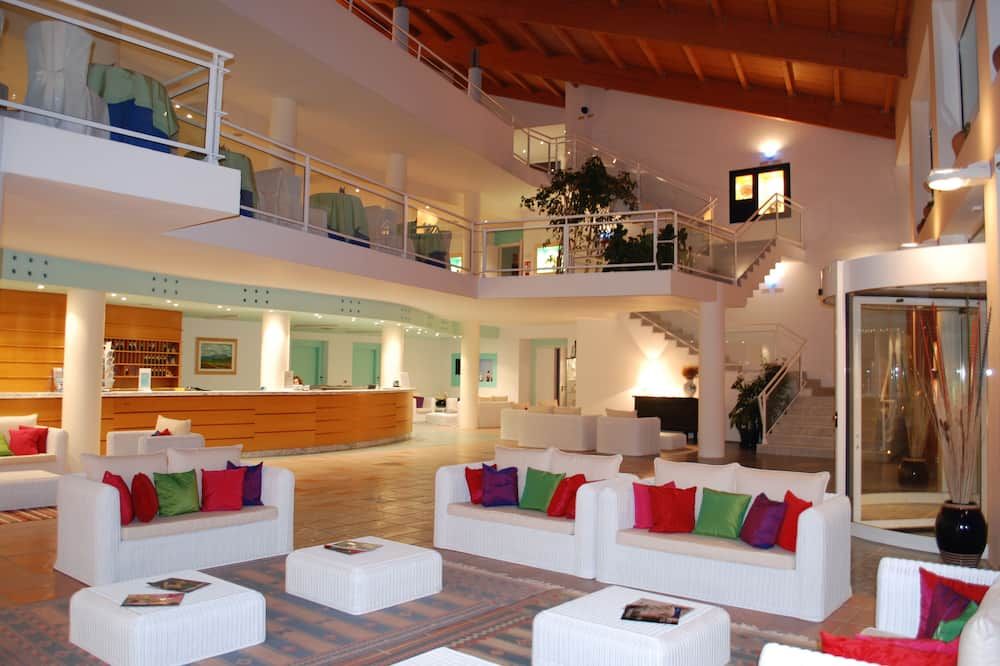 Hotel Luna Lughente - אולביה - לובי