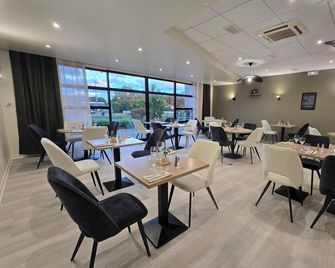 Logis Hotel Restaurant Les Fontaines - Lanvollon - Restaurant
