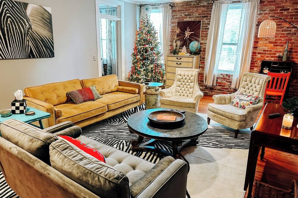 The Loft @ Studio115 a Charming Stay, Sleeps 6, in Downtown Bainbridge, GA - Bainbridge - Sala de estar