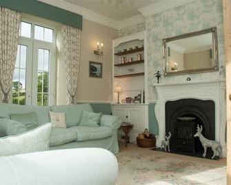 Poole Farm - Launceston - Living room