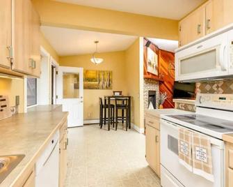 Last Frontier Rental Family #D - Anchorage - Cucina