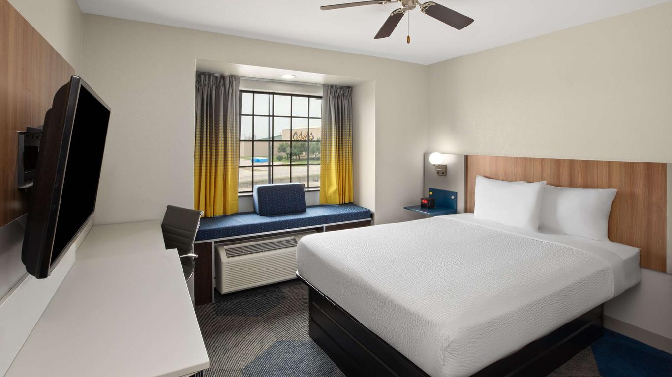 Microtel Inn & Suites by Wyndham Buda Austin South