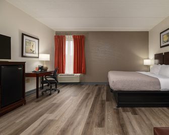 Quality Inn & Suites Lexington South - Lexington - Schlafzimmer