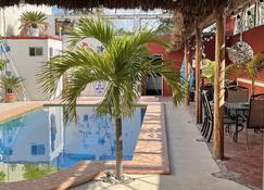 Beachfron home w/ spectacular sunsetsbrLocated in Yucatán Mexico - Chicxulub Puerto - Pool