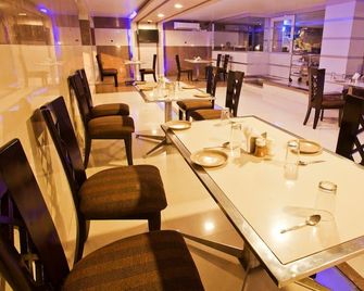 Hotel Samrat - Indore - Restaurant