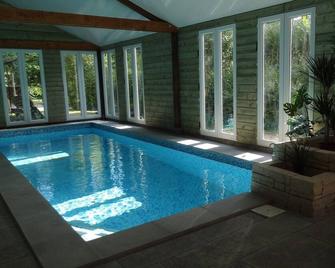 Le Manoir des Parcs, Piscine chauffée - Lisieux - Piscine