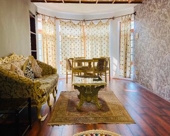 Hillscape Inn - Srinagar - Hall d’entrée