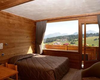 Hotel Le Very - Villard-sur-Doron - Schlafzimmer