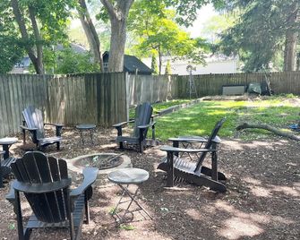 1 bed/1 bath, 1.5 blocks to beach/town, dog friendly - Union Pier - Patio