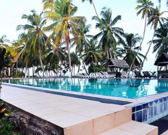 Helios Beach Resort - Tangalla - Havuz