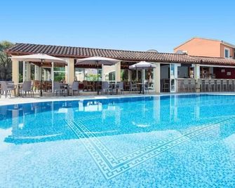 Eriva Hotel - Acharavi - Piscina