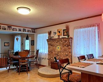 Lake Seminole Cottage 1 mile away, ramps & Big Jims. - Donalsonville - Comedor