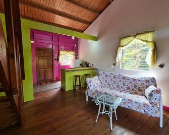 Almost Paradise Cottage Retreats - Sauteurs - Living room