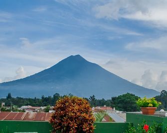 Hotel Casa Rustica by Ahs - Antigua Guatemala - Vista del exterior