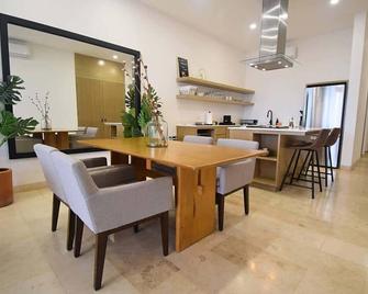 2BD Luxury apartment Heart of Cabo (Montemar 202) - Cabo San Lucas - Jadalnia
