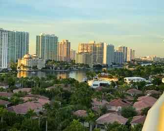 Ocean Reserve - Sunny Isles Beach