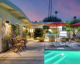 Lloyd by Avantstay Palm Spring Paradise w/ Pool, Large Yard & Table Tennis! Permit#3779 - Palm Springs - Piscina
