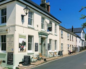 Station House - South Brent - Budova