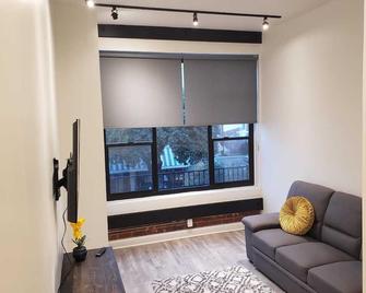 Promenade Work Live Loft 169 - Pomona - Living room
