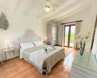Ideal Property Mallorca - Can Rius - Муро - Спальня