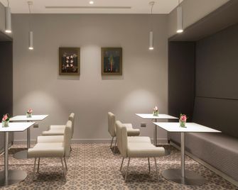 東羅馬希爾頓漢普頓酒店 - 羅馬 - 餐廳