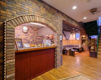 Hanasen - Yufu - Front desk