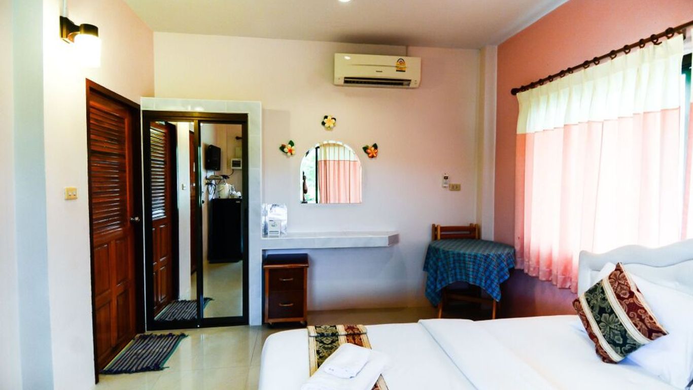 Tanaosri & Creekside Resort