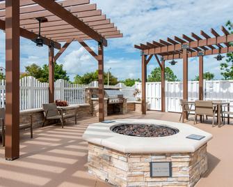 Country Inn & Suites by Radisson Port Canaveral - Cabo Cañaveral - Patio