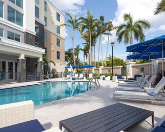 Residence Inn by Marriott Palm Beach Gardens - Palm Beach Gardens - Zwembad