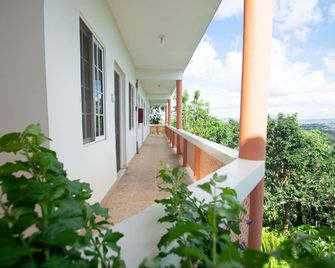 Mandeview Hotel - Mandeville - Balcón