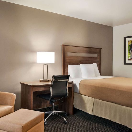 Bedroom view of Baymont by Wyndham Buffalo