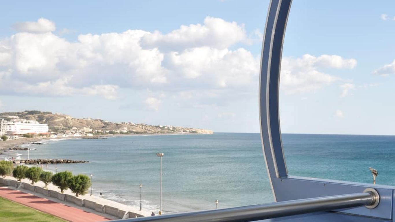 Astron Hotel