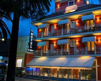 Hotel lo Squalo - Grottammare - Edificio