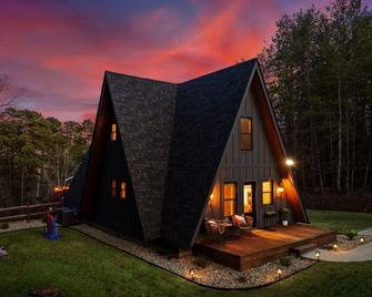 Lakefront, Cozy-Modern, New, Dock, Kayak - Mill Spring - Edificio