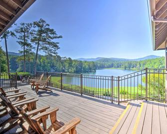 Jasper Hideaway with Spacious Deck and Community Pool - Jasper - Balcony