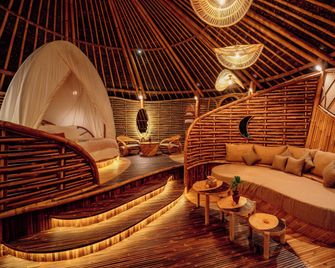 Hideout Eco Bamboo House Bali - Selat - Spa