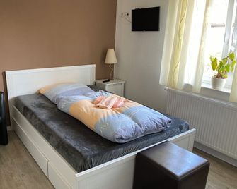 Budget Zimmer in Wesseln - Heide - Chambre