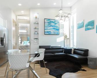 Fox Flat at Fox Hollow - Aldrich - Salon