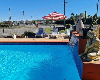 Country Plaza Motel Taree - Taree - Uima-allas
