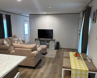 Ferry Retreat - Cedar Island - Sala de estar