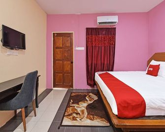 Hotel O Awan Biru Motel - Pantai Cenang - Ložnice