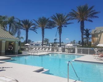 Beautiful two master bedroom condo in Fort Myers, Venetian Palms condominium - Fort Myers - Havuz