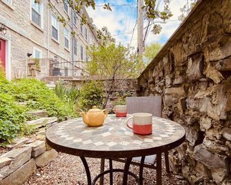 Kingstonstays Historic Downtown Hideaway - Kingston - Patio