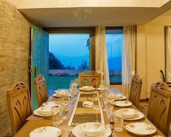 One Partridge Hill - Pura Stays - Ramgarh - Dining room