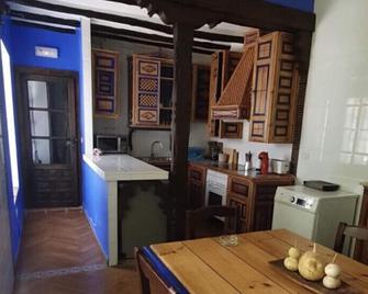 Hotel Rural Las Cinco Ranas - Brazatortas - Dining room