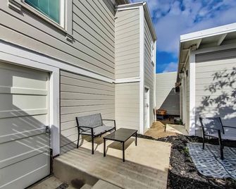 Cozy West oakland cottage with Air Conditioning - אוקלנד - פטיו