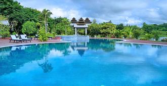 Royal Naypyitaw Hotel - Nay Pyi Taw - Svømmebasseng