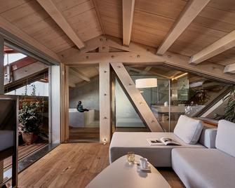 دوموس رينير بوتيك هوتل، ميمبر أوف دومس إليجانس كوليكشن - خانيا - غرفة معيشة