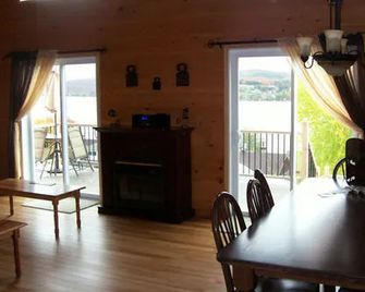 Les Chalets Garou - Irlande - Comedor