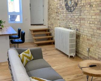 Historic 1 Bedroom Beach Loft - Boutique Styled, Beach, Lake, stay Drifter Lofts - Kincardine - Living room